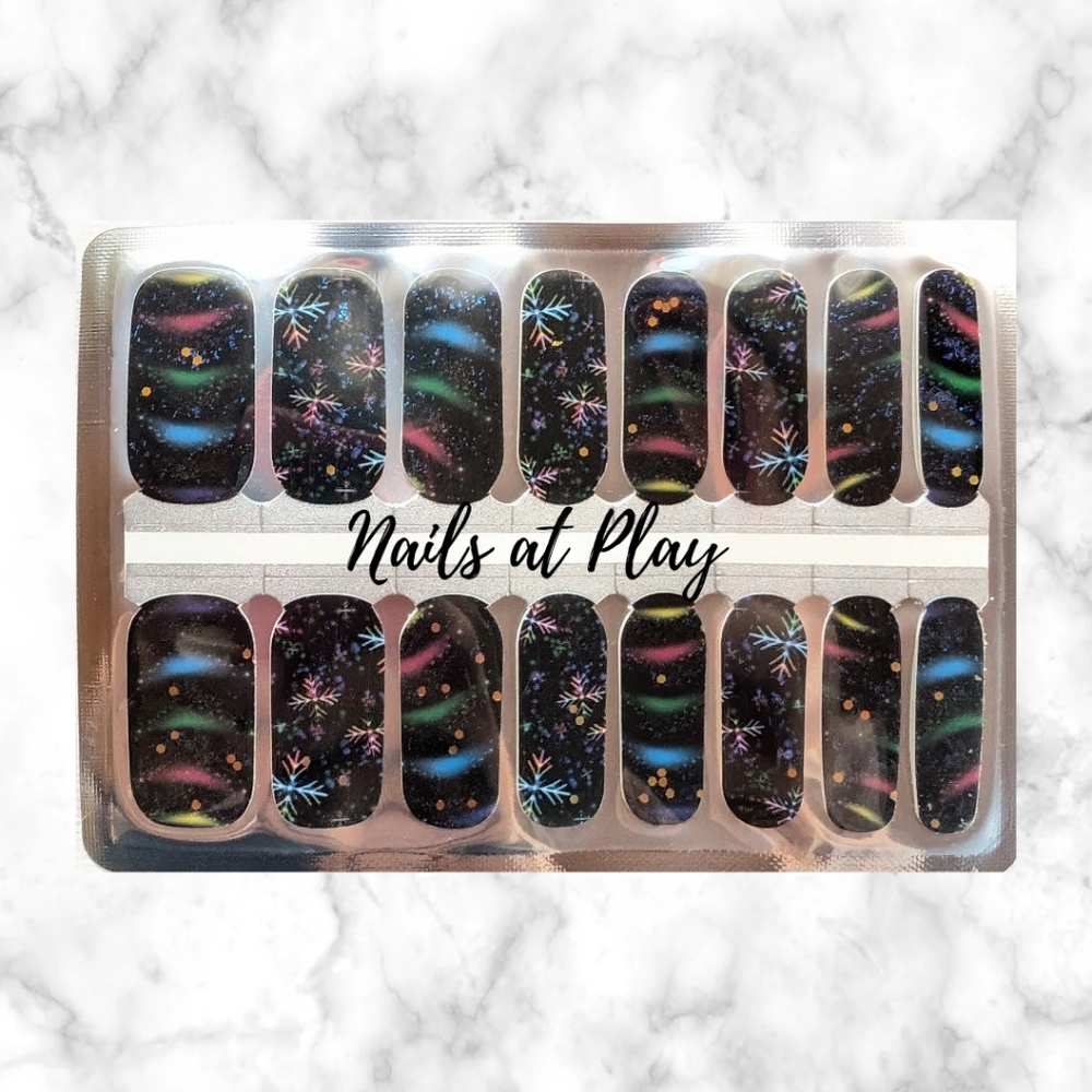 5 for $15 Nail Wraps- Snowflake Streaks